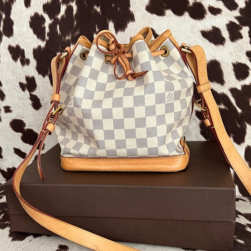PRE LOVED LOUIS VUITTON DAMIER AZUR NOE’ BB, WHITE   C. O. A. Included